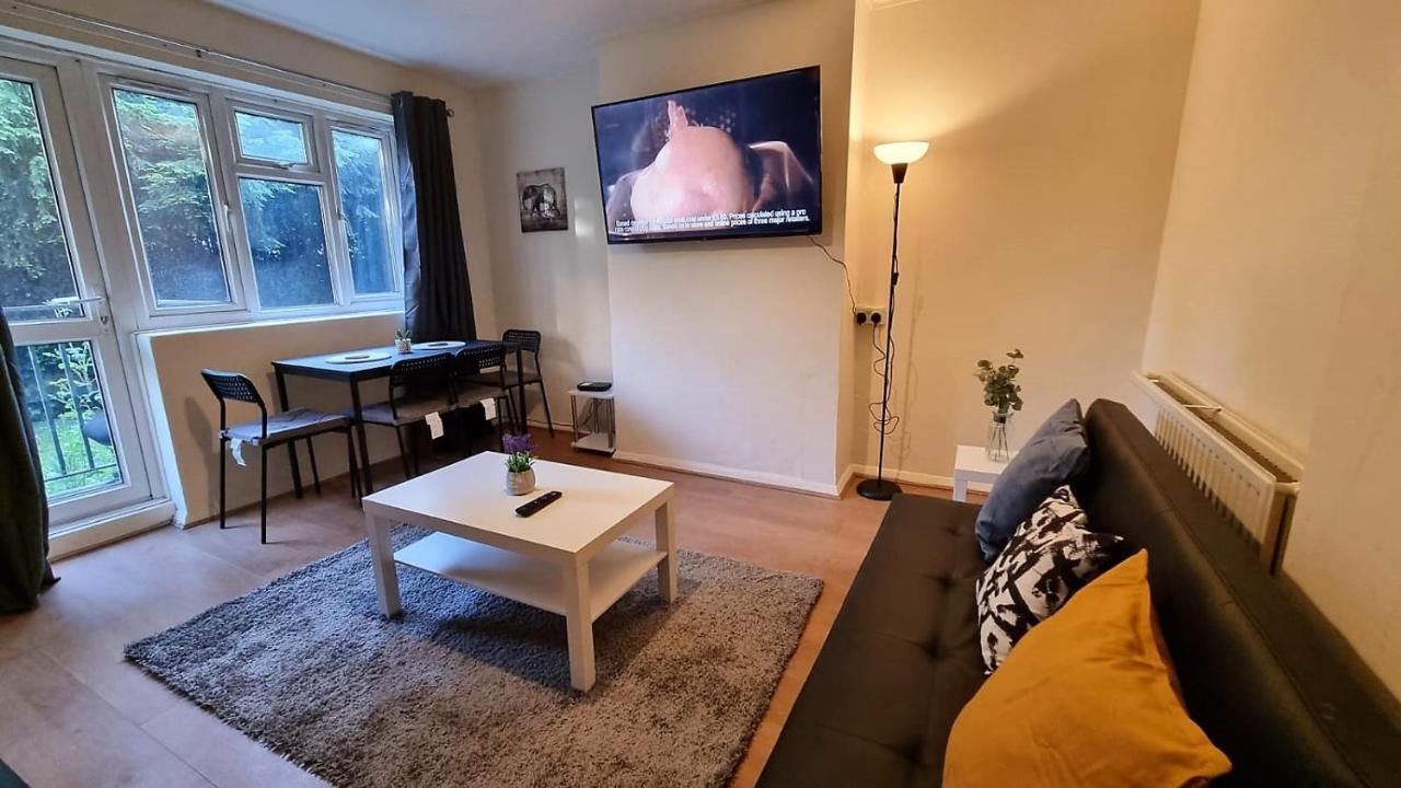 2 Bedroom Apartment In Kennington Лондон Екстер'єр фото